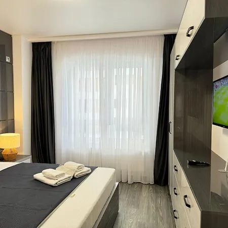 Luxury Glam Adress With Parking Apartment Bucharest