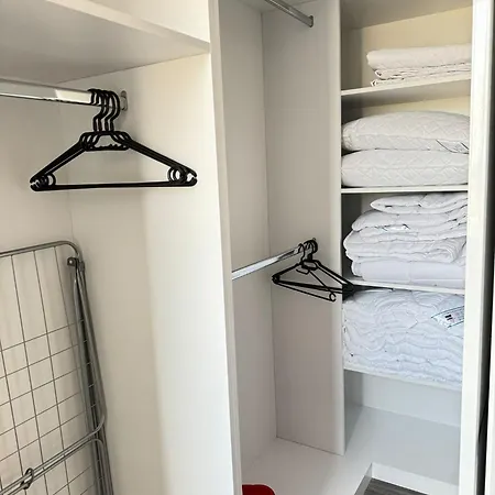 Luxury Glam Adress With Parking Apartmán